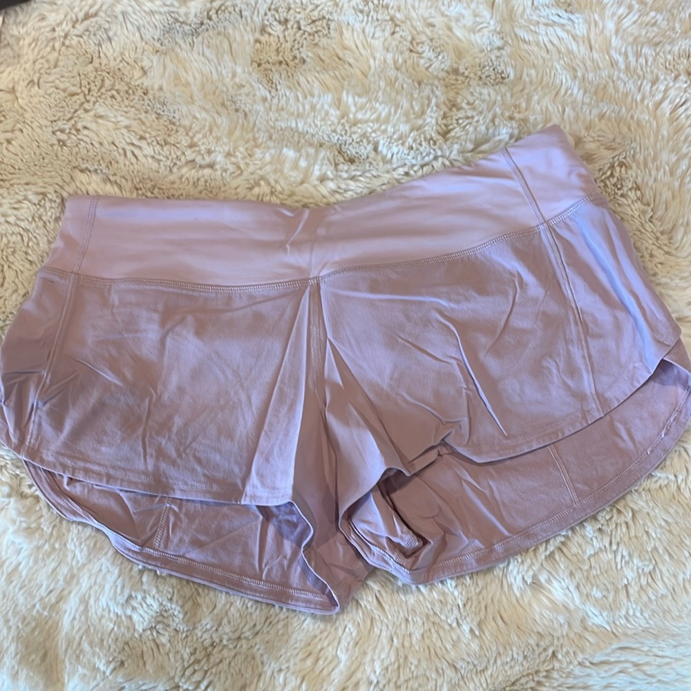Lululemon speed up low rise shorts 2.5 in inseam size 8